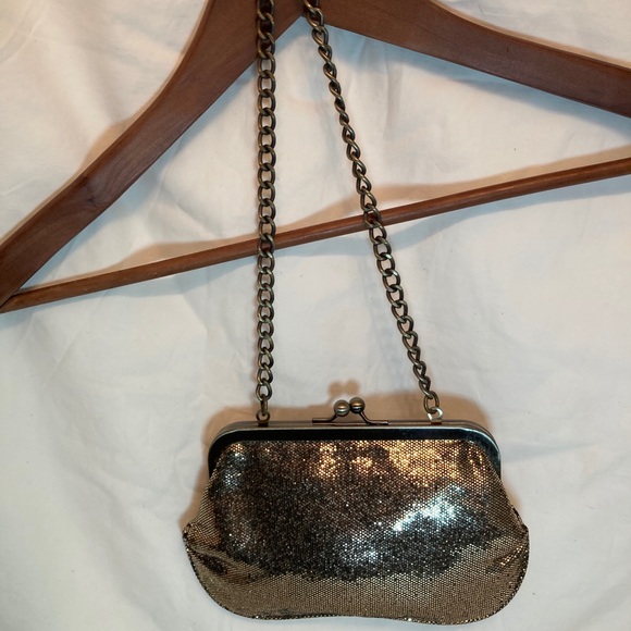 Sparkly Gold Clutch w Optional Chain - Picture 1 of 8